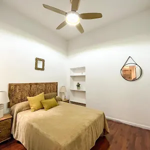 https://apartamentos-malaga-centro-29015.hotelsinnerja.org