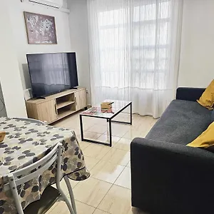 https://sunlit-apartment-heart-of-malaga-with-free-parking.1costadelsol.com